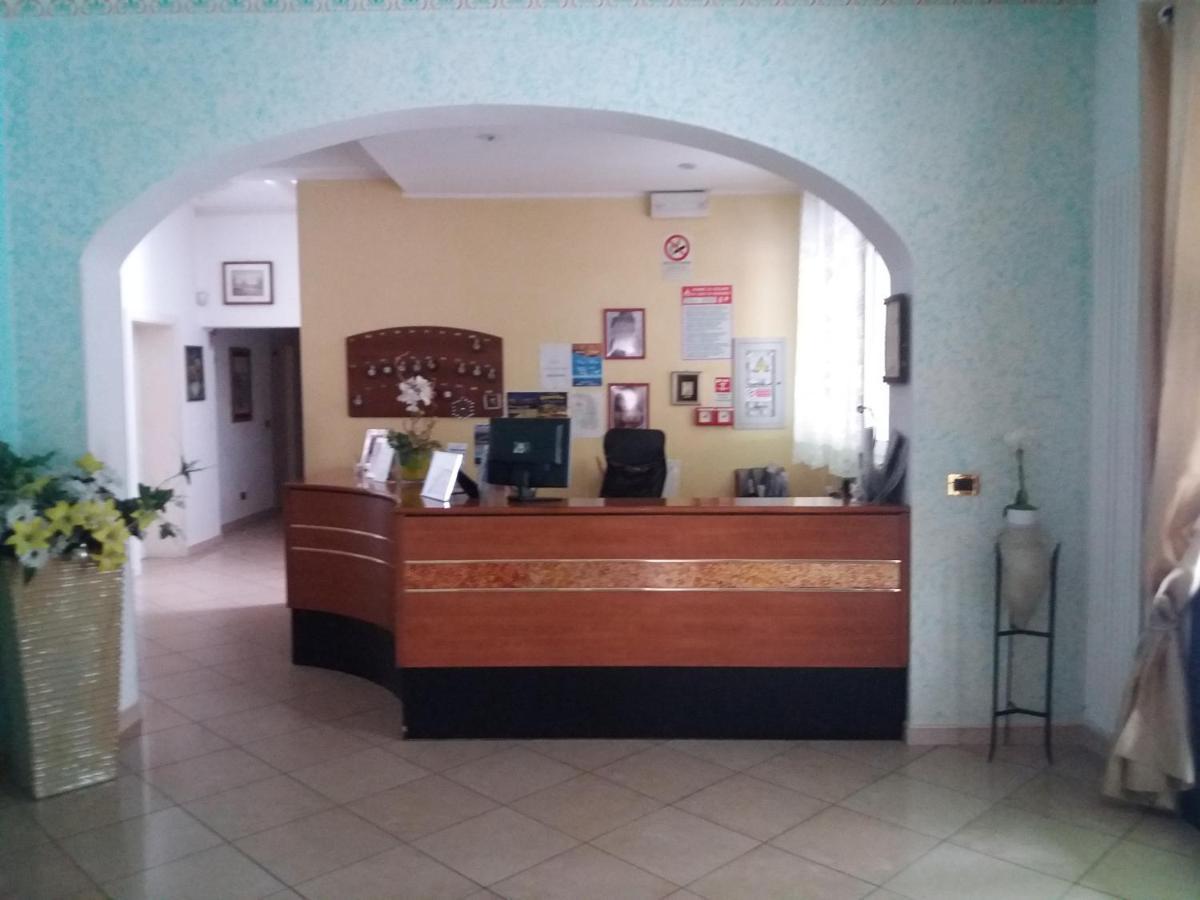 רימיני Hotel Fatima מראה חיצוני תמונה